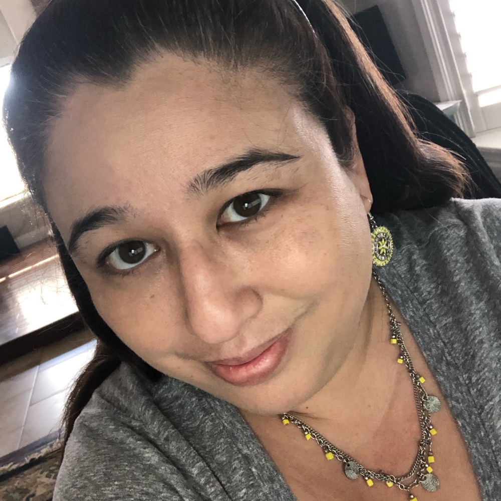 Meet your Posher, Elizabeth